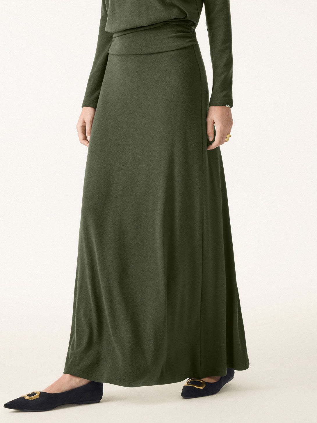 2Pcs Set Light Warm Round Neck Side Ruched Top & Pull-on Circle Flared Maxi Skirt