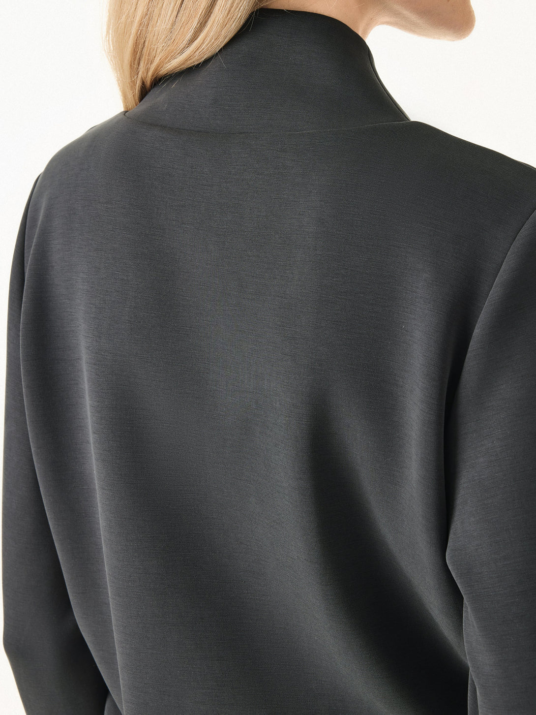 Essential V-Neck Long Sleeve Pullover Top