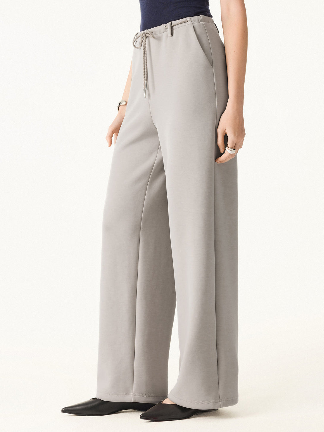 Flexible Mid Rise Straight Leg Pants with Pockets