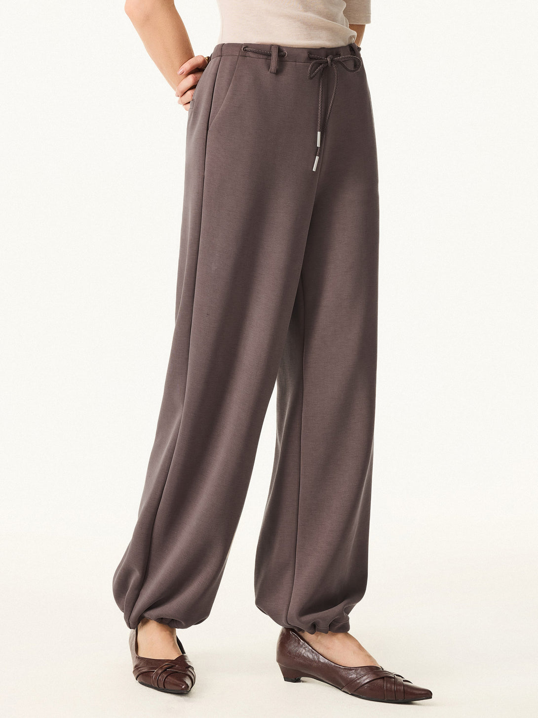 Flexible Mid Rise Straight Leg Pants with Pockets