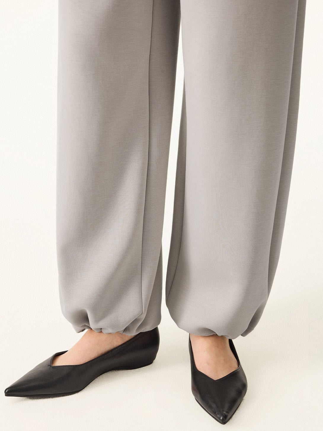 Flexible Mid Rise Straight Leg Pants with Pockets