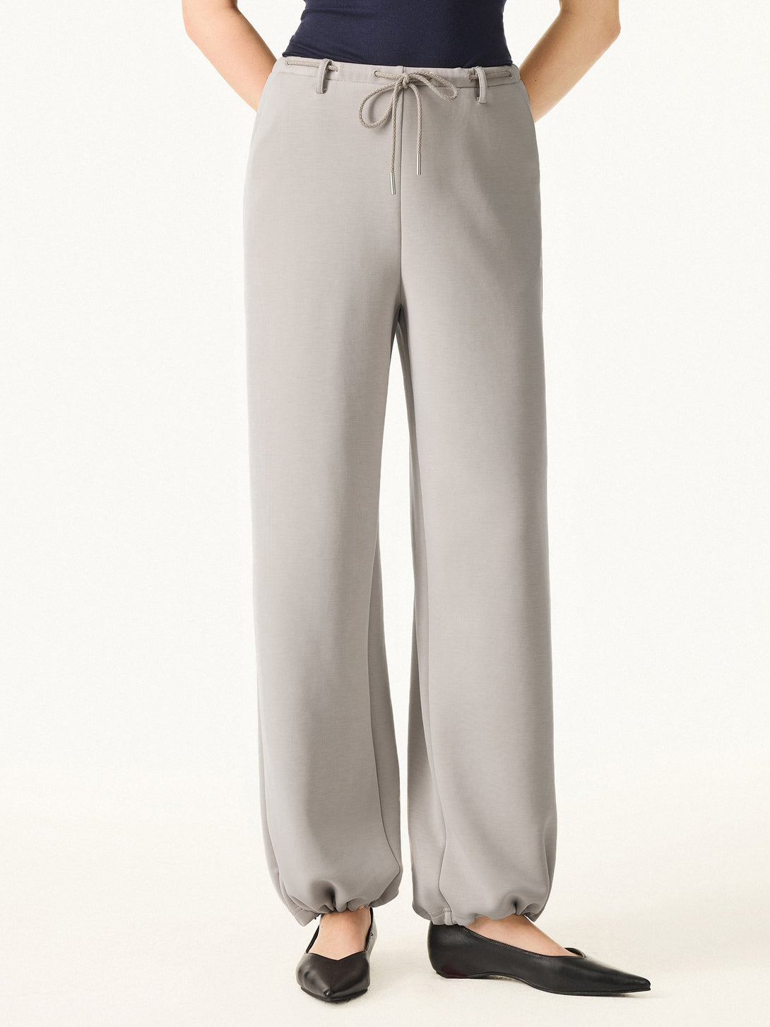 Flexible Mid Rise Straight Leg Pants with Pockets
