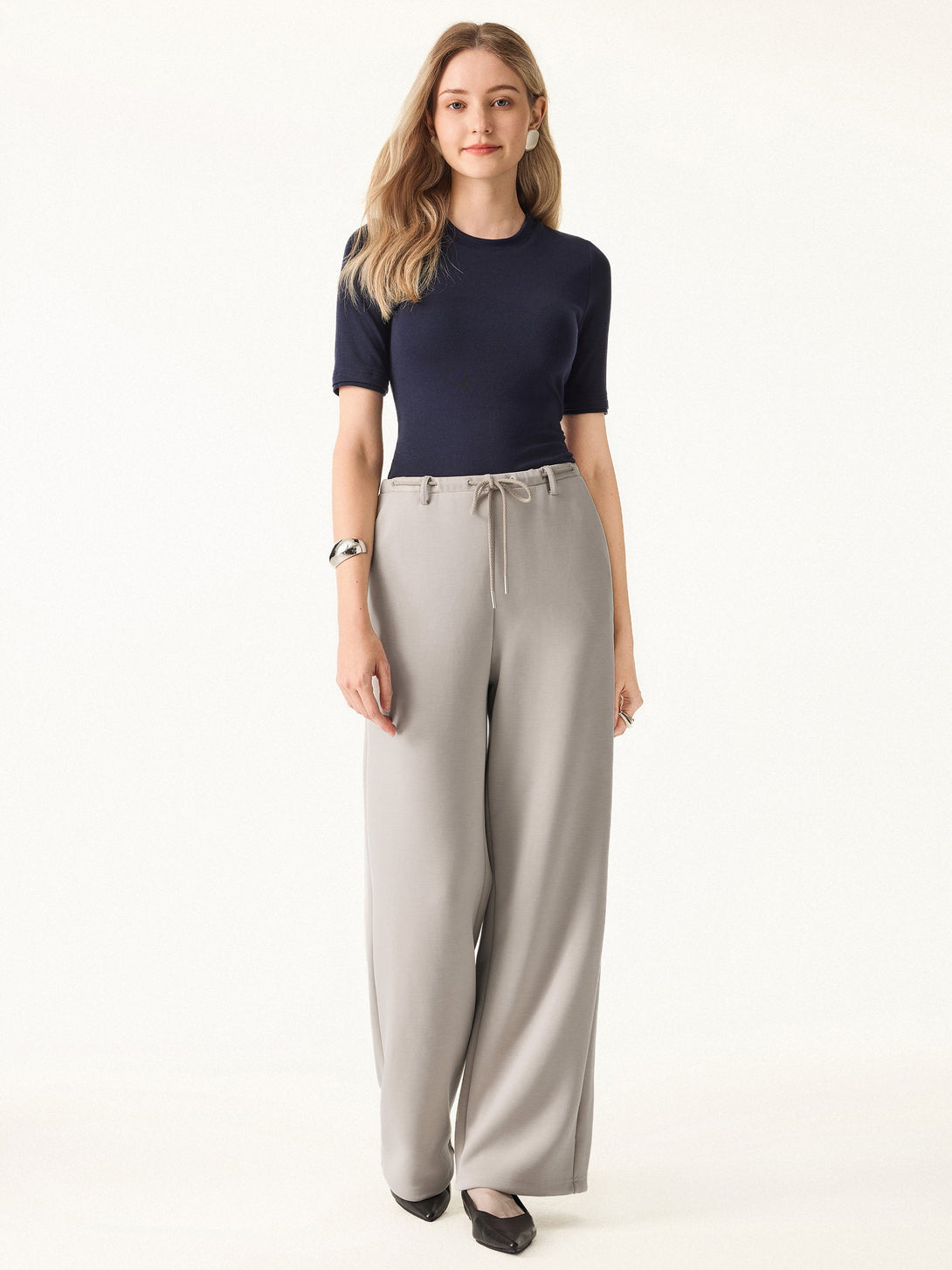 Flexible Mid Rise Straight Leg Pants with Pockets
