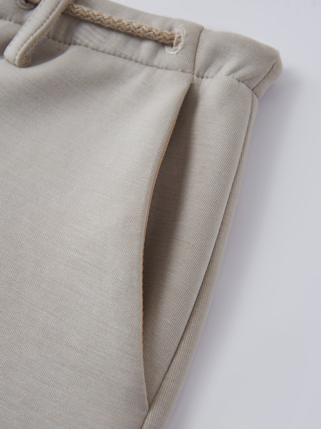 Flexible Mid Rise Straight Leg Pants with Pockets