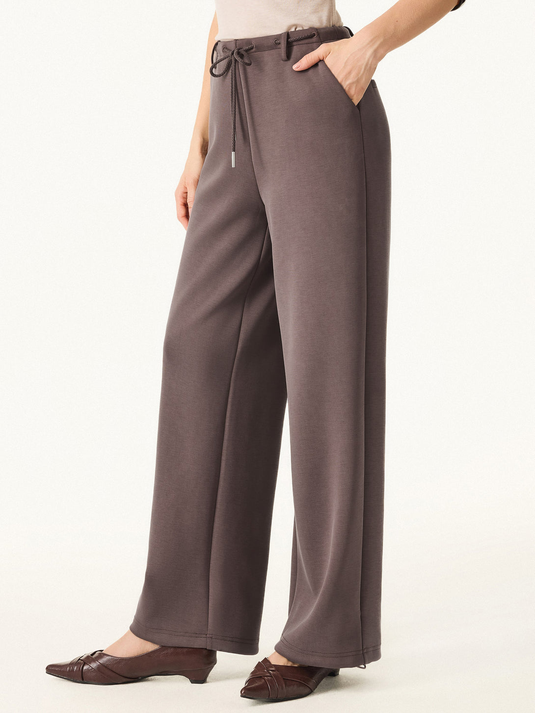 Flexible Mid Rise Straight Leg Pants with Pockets